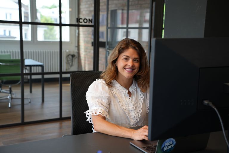 Picture of Jasmina Becker. She is a member of the TestingTime support team.